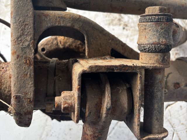 bontott LADA NIVA Hátsó Híd (Dobfékes)