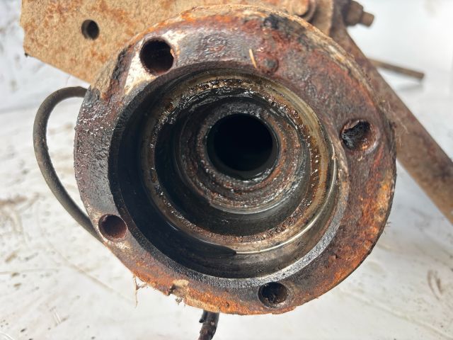 bontott LADA NIVA Hátsó Híd (Dobfékes)