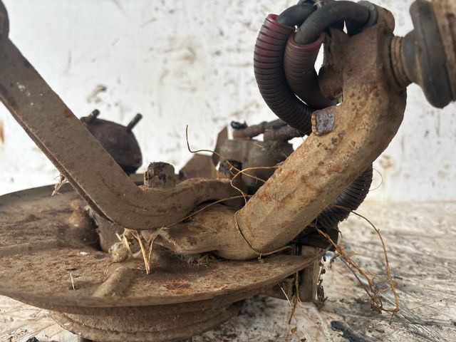 bontott LADA NIVA Jobb első Kerékagy