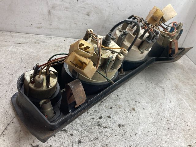 bontott LADA NIVA Kilométeróra