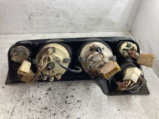 bontott LADA NIVA Kilométeróra