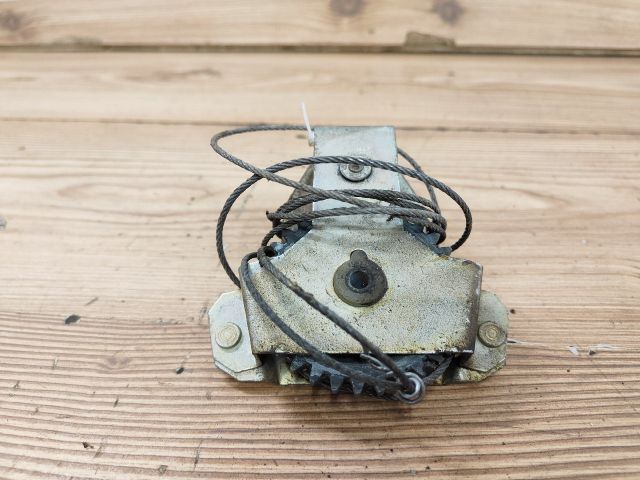 bontott LADA NIVA Bal első Ablakemelő Szerkezet (Mechanikus)