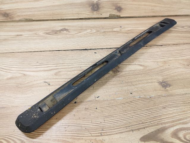 bontott LADA NIVA Csomagtérajtó Díszléc