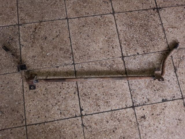 bontott LADA NIVA Első Vízszintes Stabilizátor Rúd