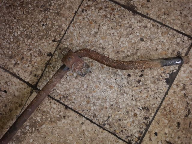 bontott LADA NIVA Első Vízszintes Stabilizátor Rúd