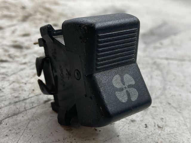 bontott LADA NIVA Fűtéskapcsoló