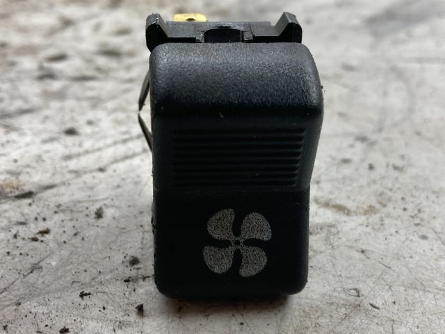 bontott LADA NIVA Fűtéskapcsoló