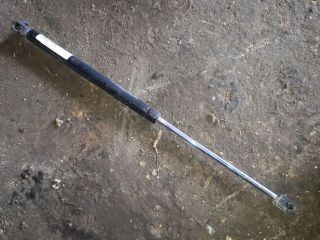 bontott LADA NIVA Gázrugós Kitámasztó Teleszkóp Pár Csomagtérajtó