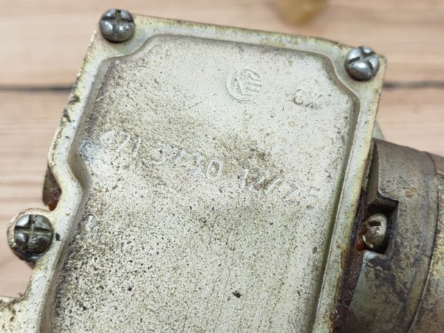 bontott LADA NIVA Hátsó Ablaktörlő Motor