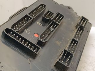 bontott LADA SAMARA Biztosítéktábla Motortér