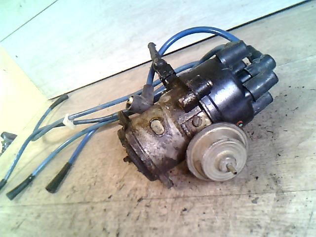 bontott LADA SAMARA Gyújtáselosztó és Gyertya Kábel