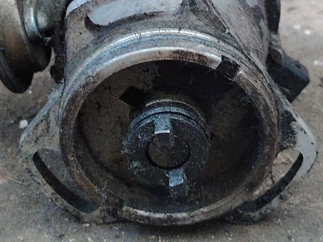 bontott LADA SAMARA Gyújtáselosztó