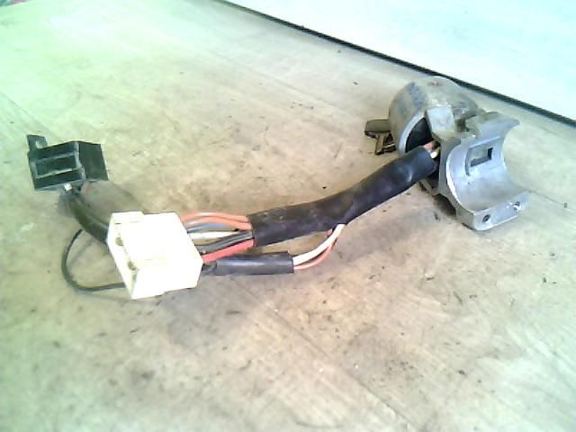 bontott LADA SAMARA Gyújtáskapcsoló Házzal