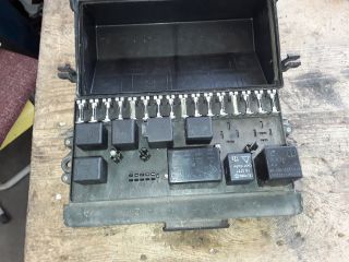 bontott LADA SAMARA Biztosítéktábla Motortér