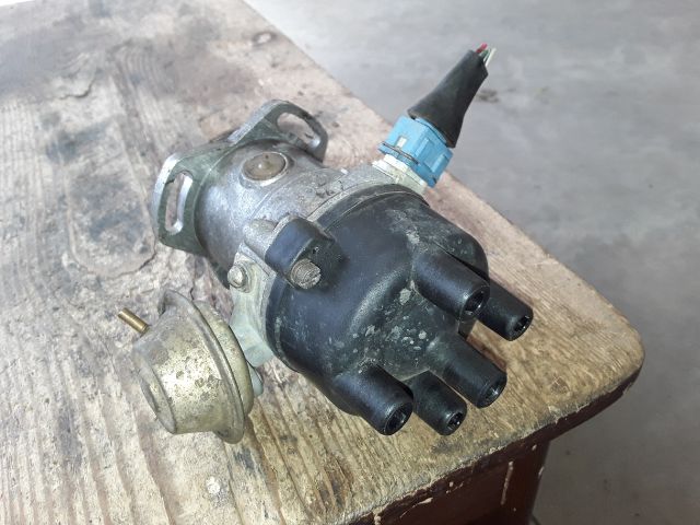 bontott LADA SAMARA Gyújtáselosztó