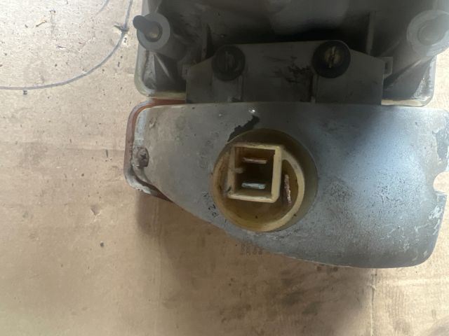 bontott LADA SAMARA Bal Fényszóró