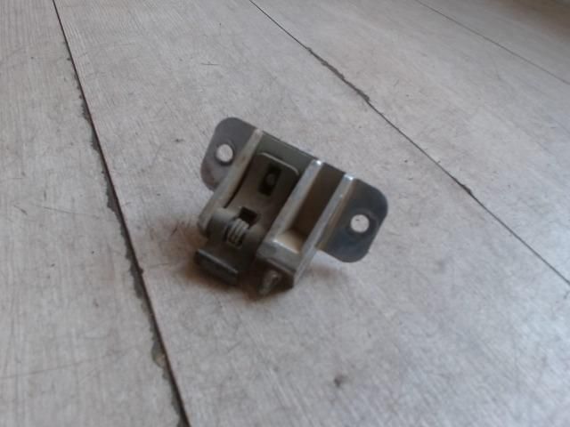 bontott LADA SAMARA Csomagtérajtó Zárbetét