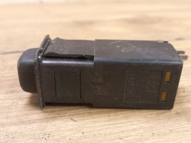 bontott LADA SAMARA Hátsó Ködzárófény Kapcsoló