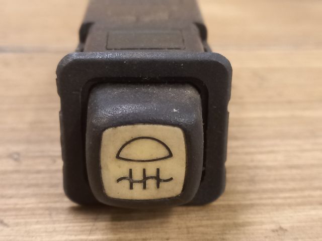 bontott LADA SAMARA Hátsó Ködzárófény Kapcsoló