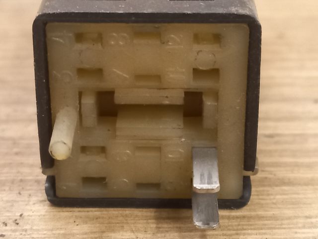 bontott LADA SAMARA Hátsó Ködzárófény Kapcsoló