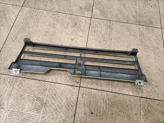 bontott LADA SAMARA Hűtőrács