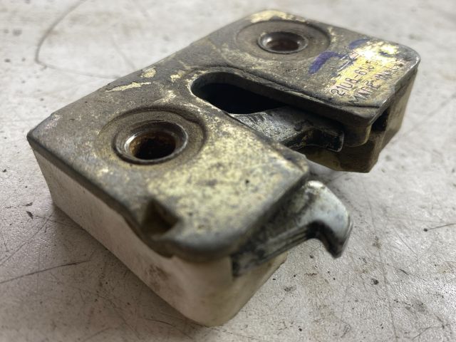 bontott LADA SAMARA Jobb első Ajtózár