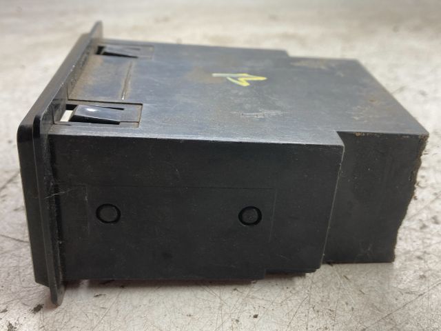 bontott LADA SAMARA Középső Bal Szellőző