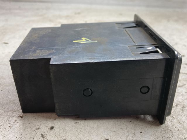 bontott LADA SAMARA Középső Bal Szellőző