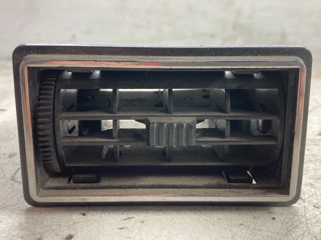 bontott LADA SAMARA Középső Bal Szellőző