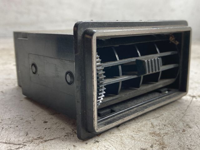 bontott LADA SAMARA Középső Jobb Szellőző