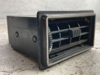 bontott LADA SAMARA Középső Jobb Szellőző