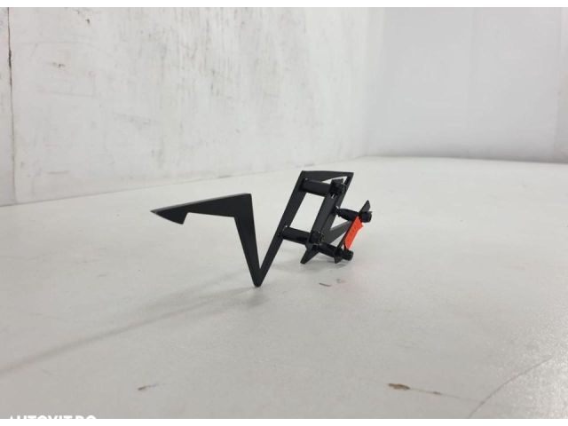 bontott LAMBORGHINI AVENTADOR Hátsó Lökhárító Díszléc