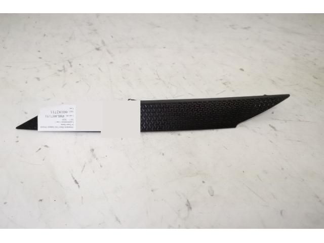 bontott LAMBORGHINI URUS Bal első Lökhárító Díszléc