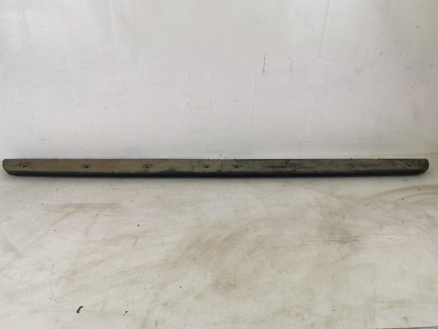 bontott LAMBORGHINI URUS Bal Küszöb