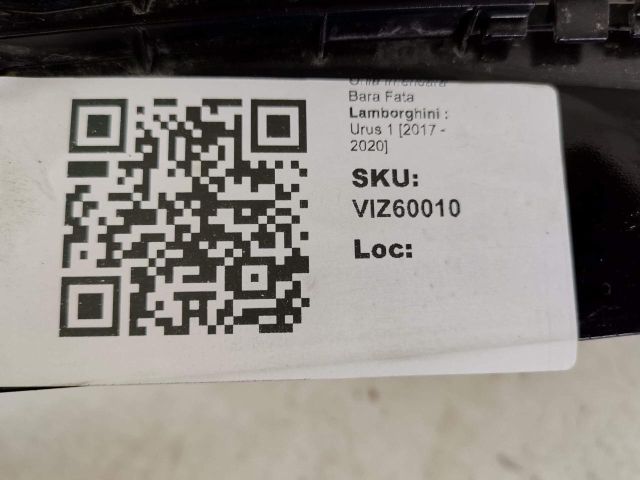 bontott LAMBORGHINI URUS Első Lökhárító Alsó Középső Díszrács