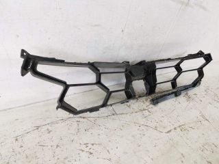 bontott LAMBORGHINI URUS Első Lökhárító Alsó Középső Díszrács