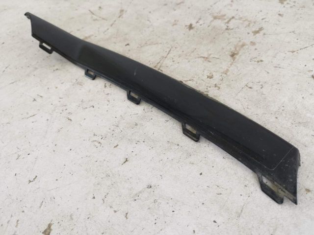 bontott LAMBORGHINI URUS Jobb első Lökhárító Díszléc