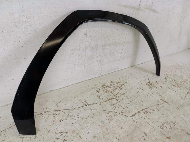 bontott LAMBORGHINI URUS Jobb első Sárvédő Díszléc