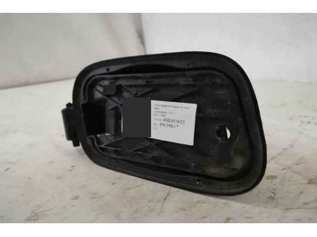 bontott LAMBORGHINI URUS Tankajtó