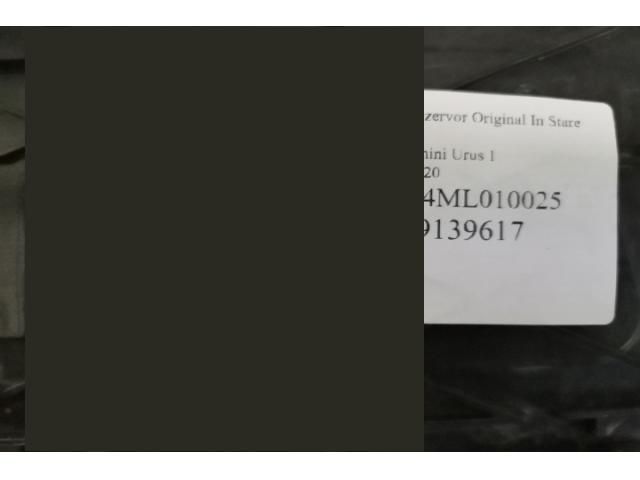 bontott LAMBORGHINI URUS Tankajtó