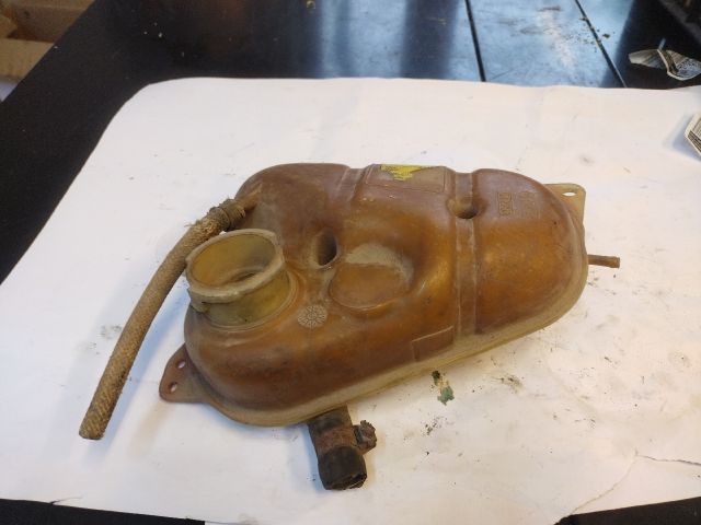 bontott LANCIA DELTA Kiegyenlítő Tartály