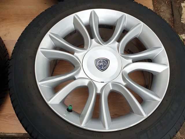 bontott LANCIA DELTA Alufelni Szett Gumival