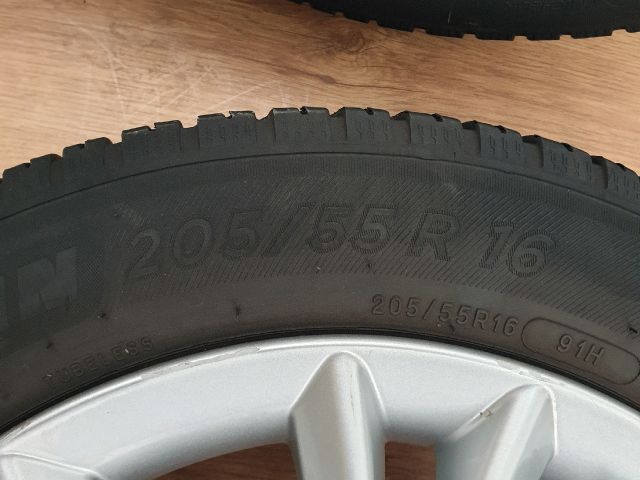 bontott LANCIA DELTA Alufelni Szett Gumival