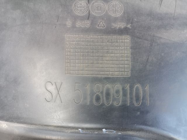 bontott LANCIA DELTA Bal első Dobbetét (Kerékjárati, Műanyag)