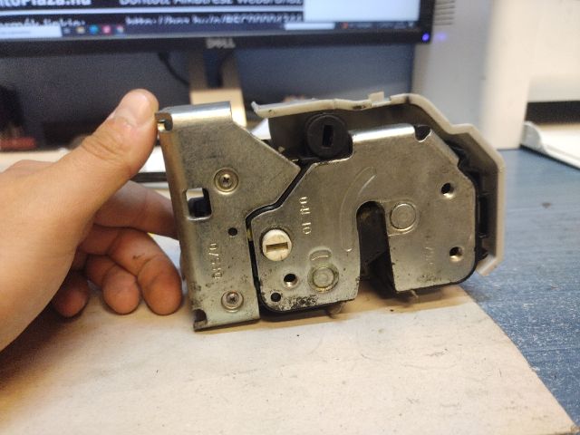 bontott LANCIA DELTA Bal hátsó Ajtózár