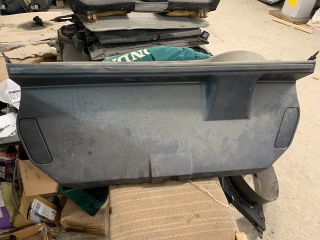 bontott LANCIA DELTA Csomagtérajtó Burkolat (Részeivel)