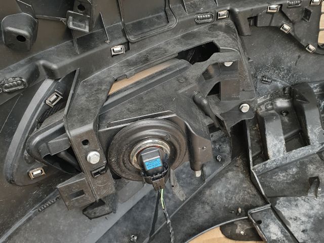 bontott LANCIA DELTA Első Lökhárító (Részeivel)