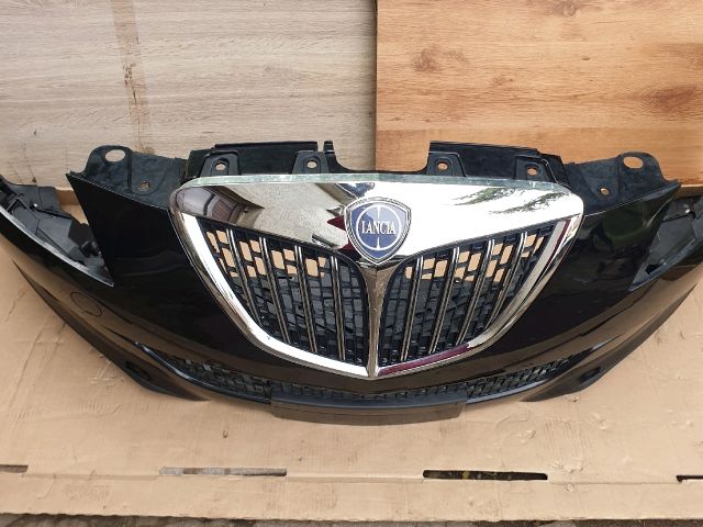 bontott LANCIA DELTA Első Lökhárító (Részeivel)