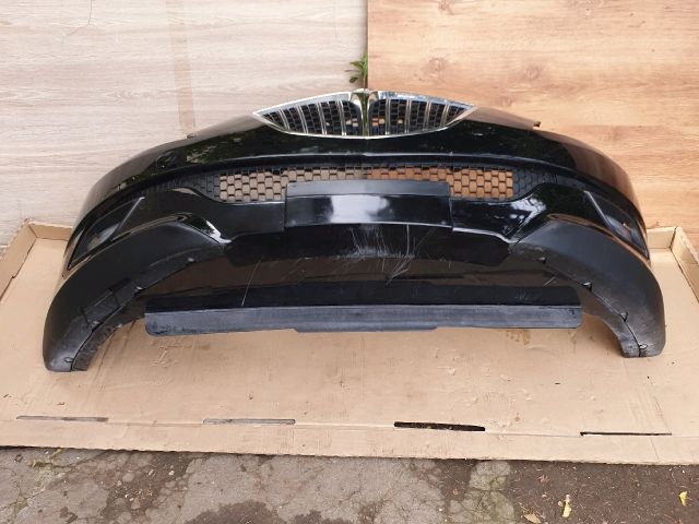 bontott LANCIA DELTA Első Lökhárító (Részeivel)