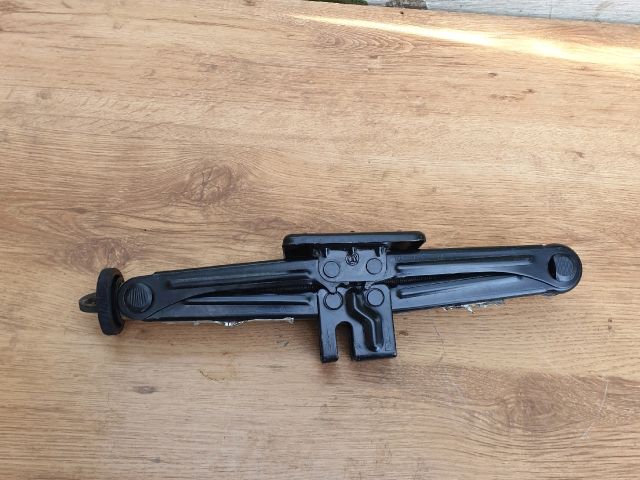 bontott LANCIA DELTA Emelő